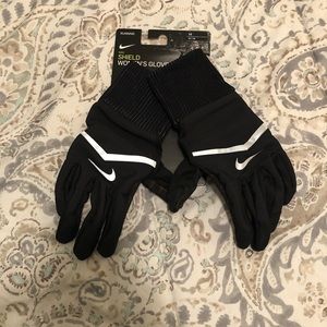 Nike gloves